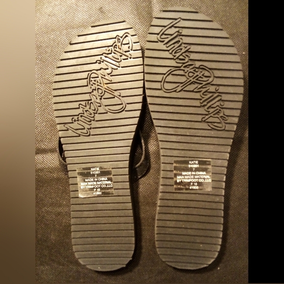 Lindsay Phillips -Floral Design Sandals W/Gold Bow Button Katie #520201, Size 7 - Picture 6 of 11